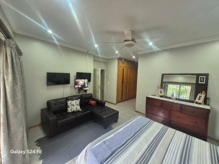 4 Bedroom Property for Sale in Safari Gardens North West